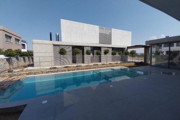 LEFKOŞA YENİKENT'TE LÜKS 4+1 ÖZEL HAVUZLU SATILIK HAZIR VİLLALAR