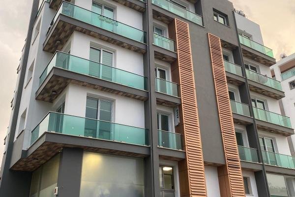 GİRNE MERKEZ'DE OFİS İZİNLİ SATILIK 1+1 DAİRE