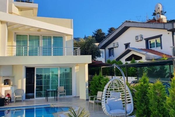 GİRNE ALSANCAK BÖLGESİNDE SATILIK 3+1 ÖZEL HAVUZLU İKİZ VİLLA