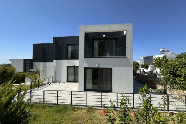 BAHÇELİ BÖLGESİNDE TERASLI VE MODERN 3+1 SATILIK VİLLA!